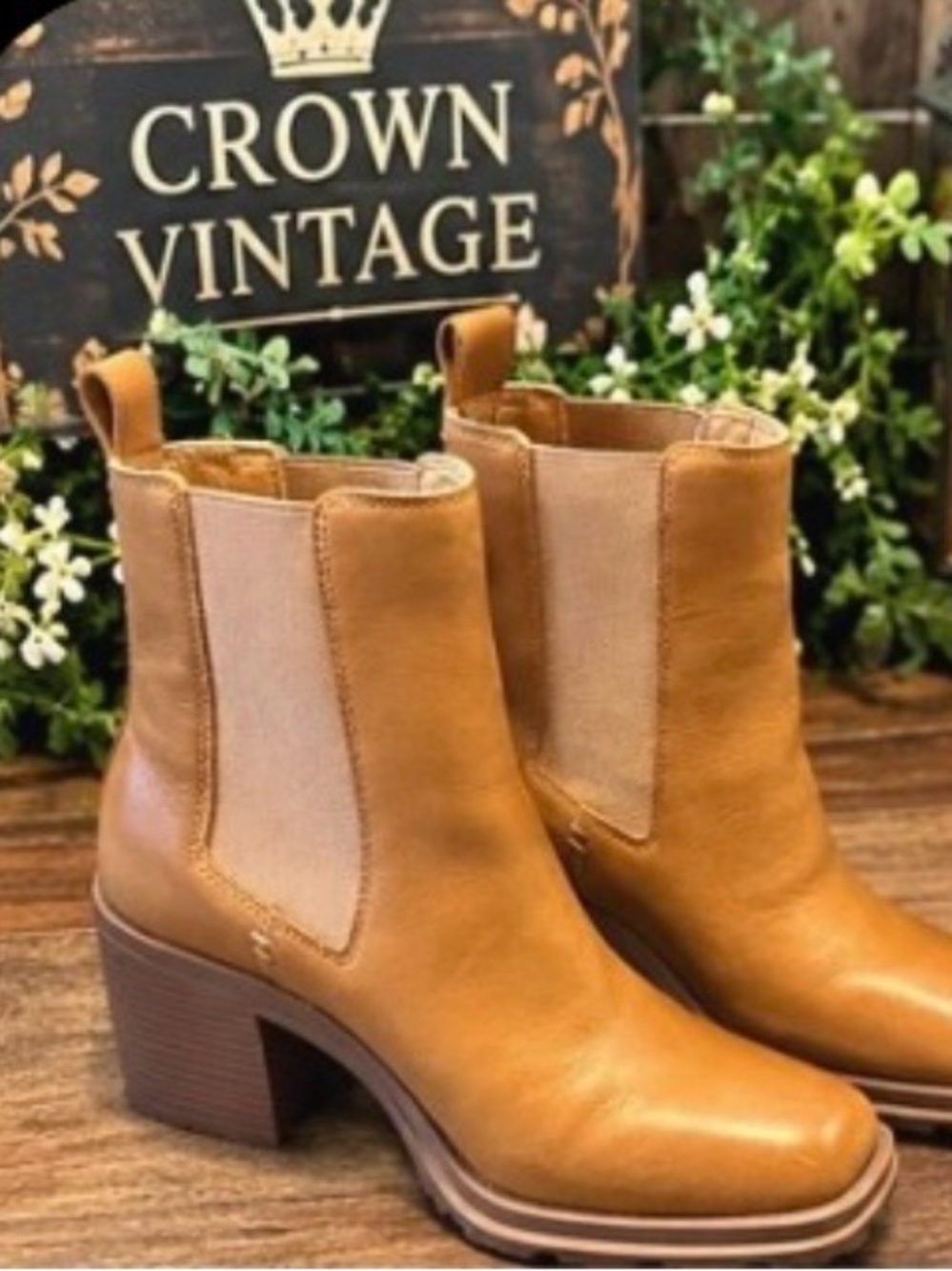 CROWN VINTAGE Women’s Size 8 Brown/Cognac Ankle Boots 🤎